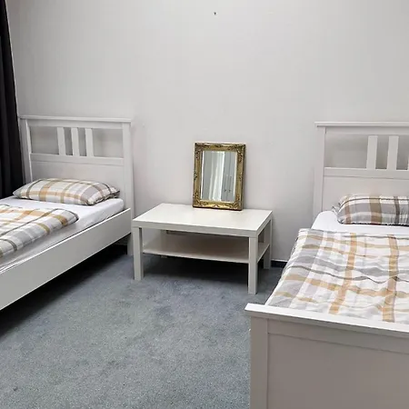 Ganze Citywohnung 4 Schlafzimmer Apartment *