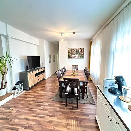 Ganze Citywohnung 4 Schlafzimmer *