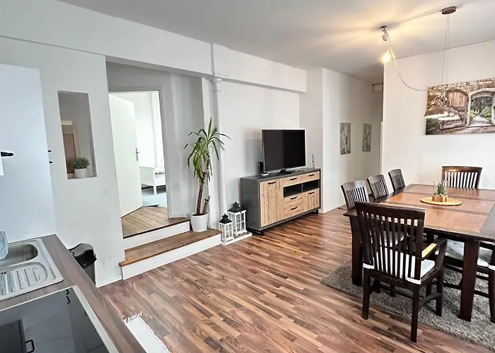 Ganze Citywohnung 4 Schlafzimmer Appartement *
